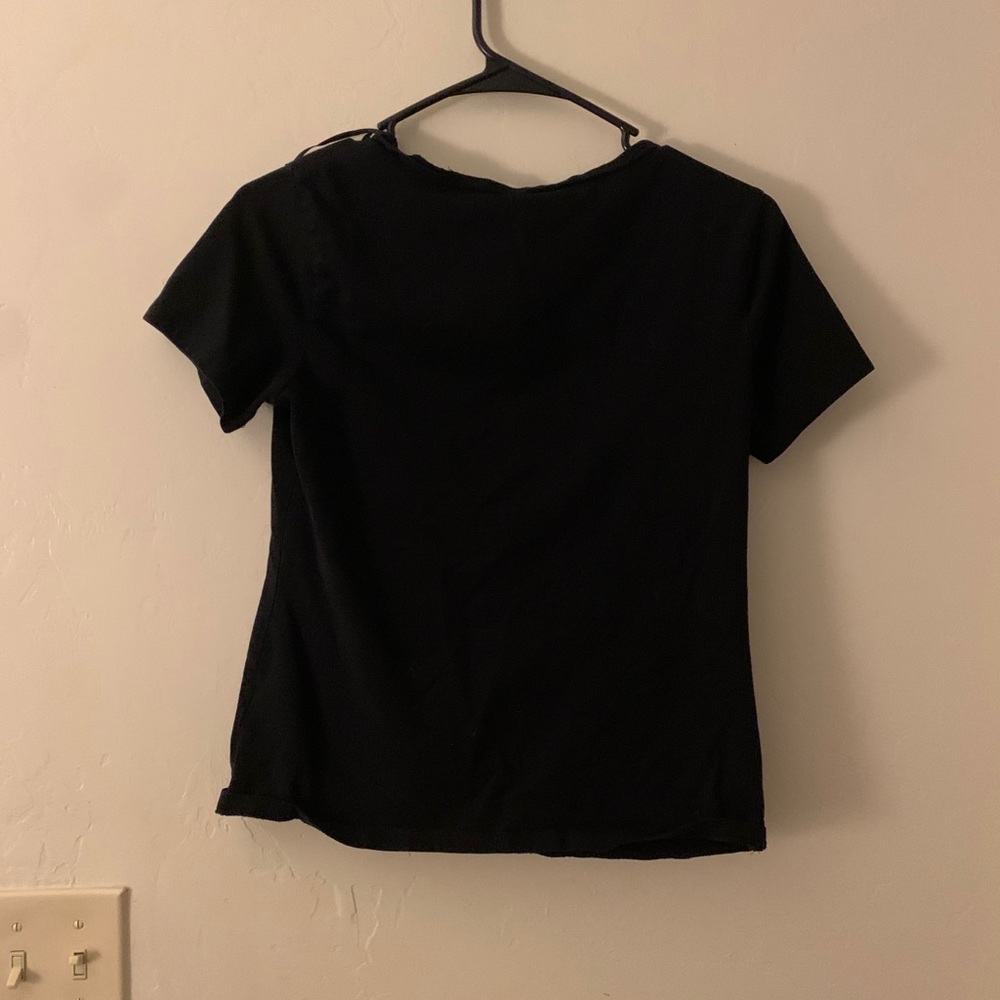 Black tee